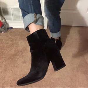 Unisa Black Suede Ankle Boots Sz 6.5